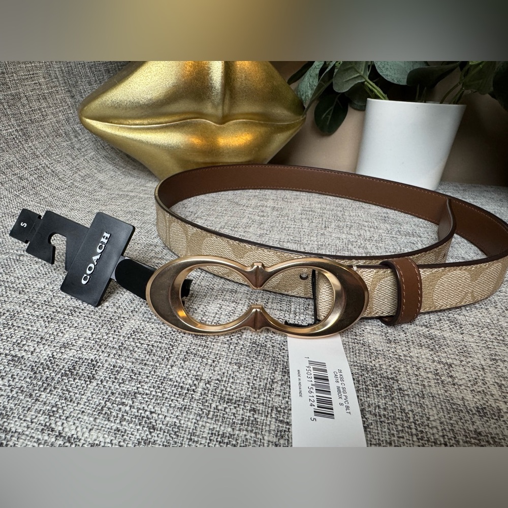 $79(PRICE FIRM) COACH Signature Buckle Belt, 25 MM